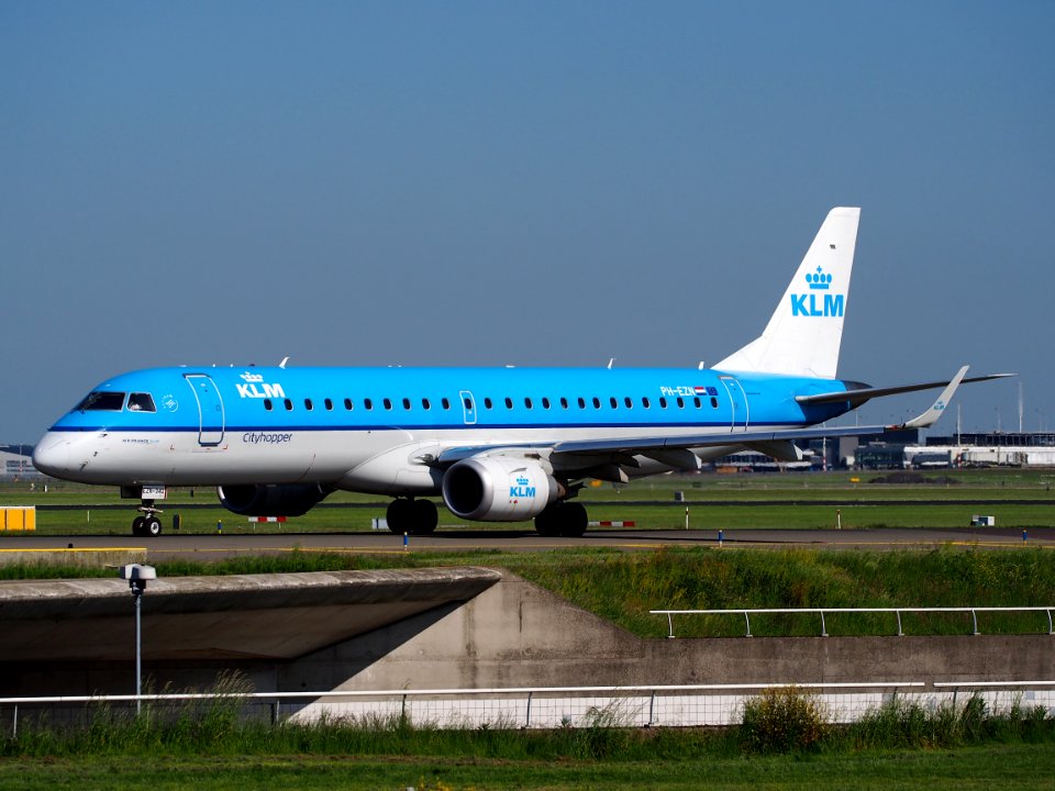PH-EZN KLM Cityhopper Embraer ERJ-190STD (ERJ-190-100) at Schiphol (AMS - EHAM), The Netherlands, 16may2014