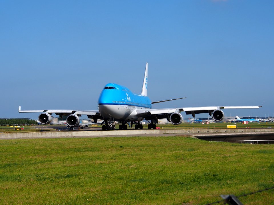 PH-BFO KLM Royal Dutch Airlines Boeing 747-406(M) - cn 25413 taxiing 18july2013 pic-002