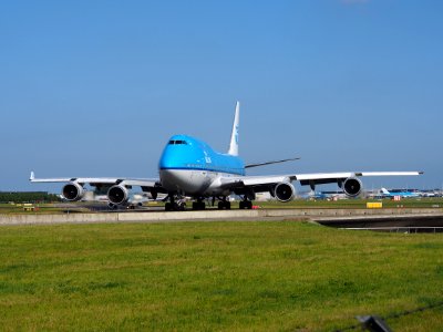 PH-BFO KLM Royal Dutch Airlines Boeing 747-406(M) - cn 25413 taxiing 18july2013 pic-002