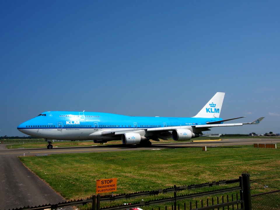 PH-BFK KLM Royal Dutch Airlines Boeing 747-406(M) - cn 25087 pic03