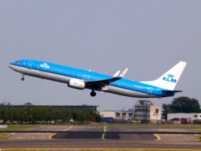 PH-BXS KLM Royal Dutch Airlines Boeing 737-9K2(WL) taxiing 14july2013 pic1