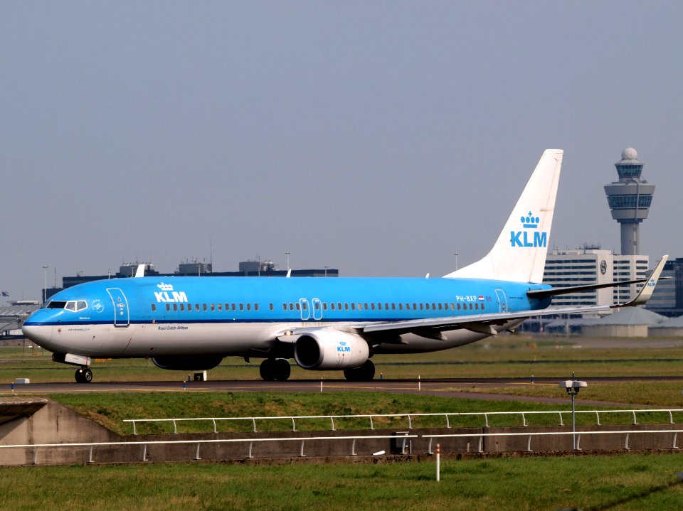 PH-BXP KLM Royal Dutch Airlines Boeing 737-9K2(WL) taxiing 13july2013 pic1