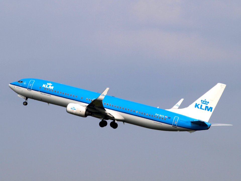 PH-BXS KLM Royal Dutch Airlines Boeing 737-9K2(WL) taxiing 14july2013 pic2