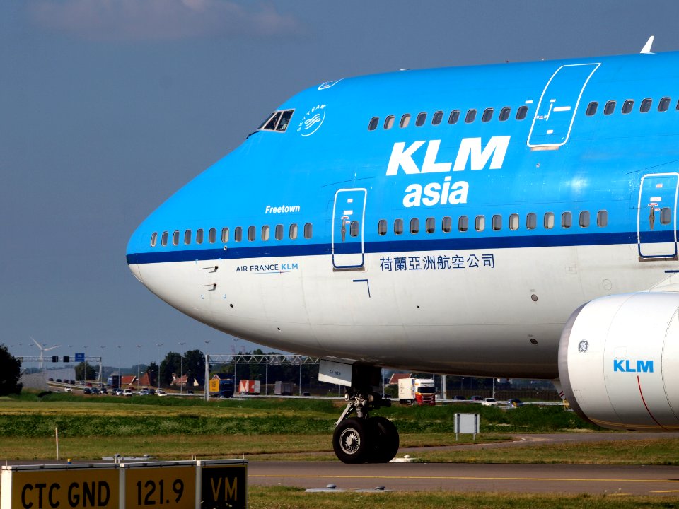 PH-BFF KLM Royal Dutch Airlines Boeing 747-406(M) - cn 24202 taxiing 18july2013 pic-006
