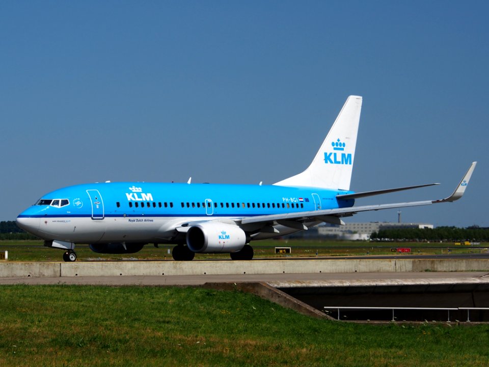 PH-BGI KLM Royal Dutch Airlines Boeing 737-7K2(WL) - cn 30364 taxiing 21July2013 pic-001