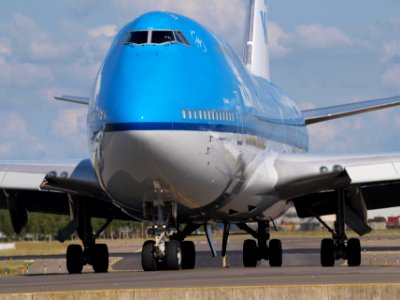 PH-BFD KLM Royal Dutch Airlines Boeing 747-406(M) - cn 24001 taxiing, 25august2013 pic-002 photo