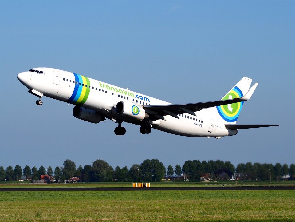 PH-HZE Transavia Boeing 737-8K2(WL), takeoff from Schiphol (AMS - EHAM), The Netherlands, 16may2014, pic-1