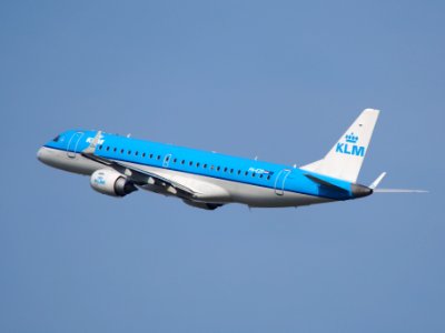 PH-EZO KLM Cityhopper Embraer ERJ-190STD (ERJ-190-100) take-off, 25august2013 pic-4