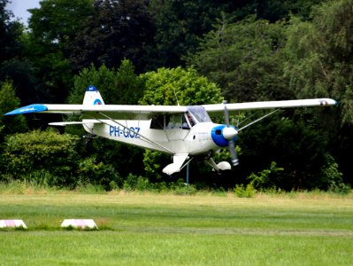 PH-GOZ, Aviat A-1B Husky landing at Hilversum Airport (ICAO EHHV), photo-1