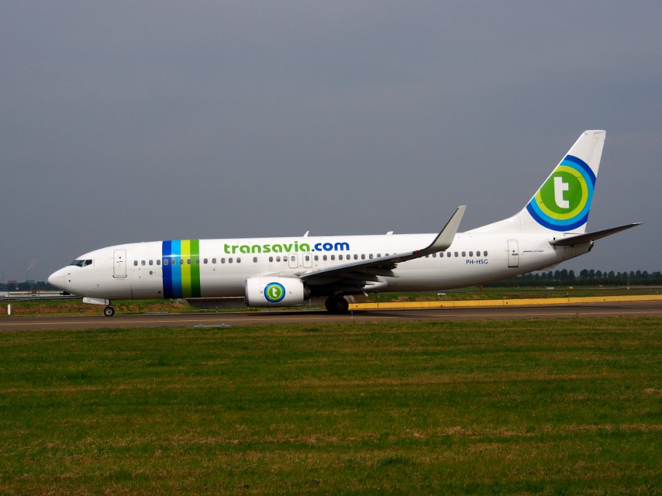 PH-HSG Transavia Boeing 737-8K2(WL) - cn 39262 taxiing 13july2013 pic-005