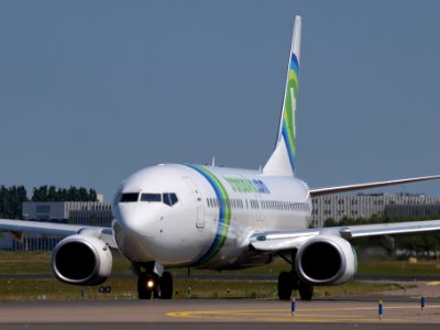 PH-HSV (CN 33016) Transavia Airlines Boeing 737-8BK taxiing 21july2013 pic-001