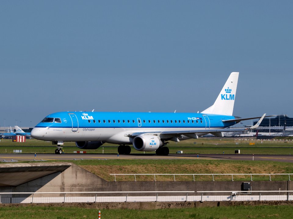 PH-EZR KLM Cityhopper Embraer ERJ-190STD (ERJ-190-100) - cn 19000375 pic3