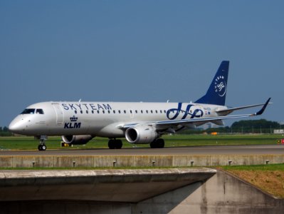 PH-EZX - KLM Cityhopper (Skyteam Livery) Embraer ERJ-190STD (ERJ-190-100) pic1