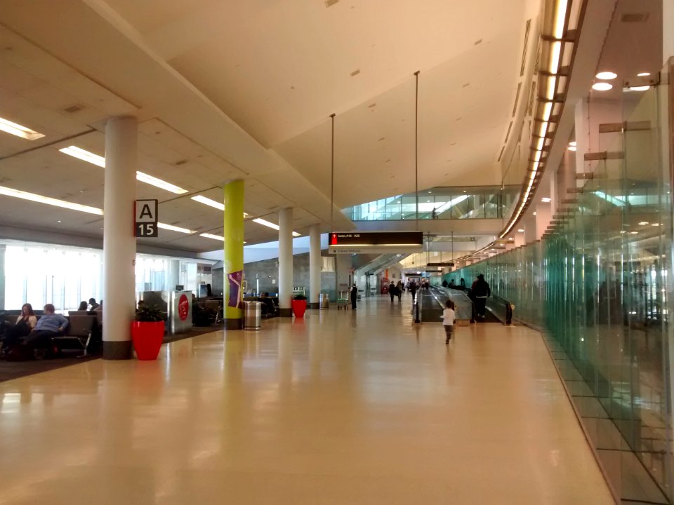 Philadelphia International Airport Terminal A West (interior)