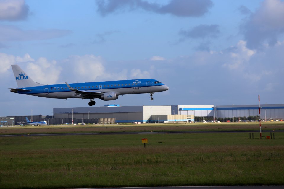 PH-EZY EHAM 2