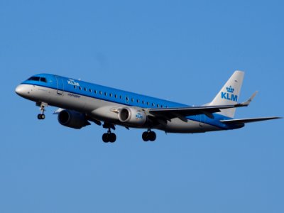 PH-EZI, landing at Schiphol on 2Feb2014 pic10