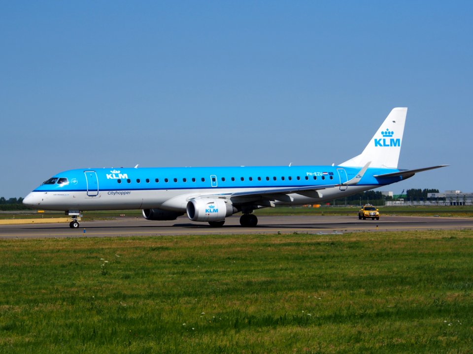 PH-EZU KLM Cityhopper Embraer ERJ-190STD (ERJ-190-100) - cn 19000522, taxiing 21july2013 pic-003