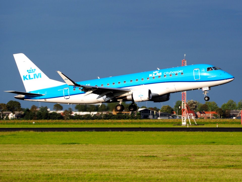 PH-EXI KLM Cityhopper Embraer ERJ-175STD (ERJ-170-200) at Schiphol (AMS - EHAM), The Netherlands pic7