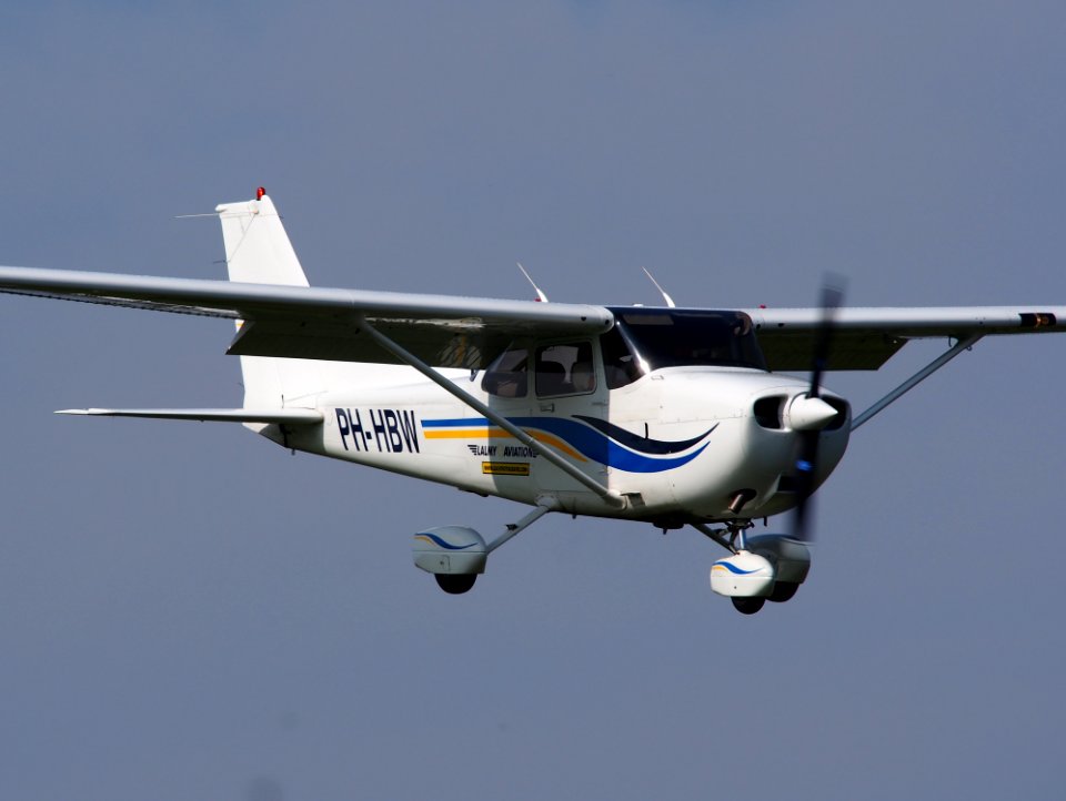 PH-HBW, Cessna 172S Skyhawk SP at Hilversum Airport (ICAO EHHV), photo1