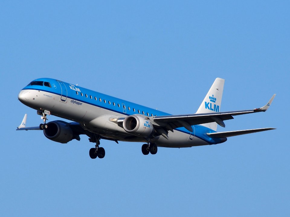 PH-EZI, landing at Schiphol on 2Feb2014 pic09