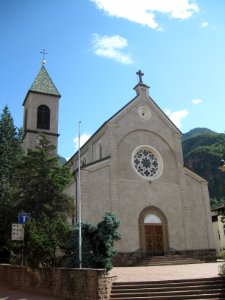 Pfarrkirche zum Heiligsten Herzen Jesu in Branzoll 1