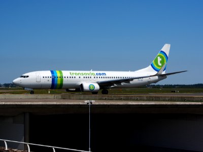PH-HSV (CN 33016) Transavia Airlines Boeing 737-8BK taxiing 21july2013 pic-003