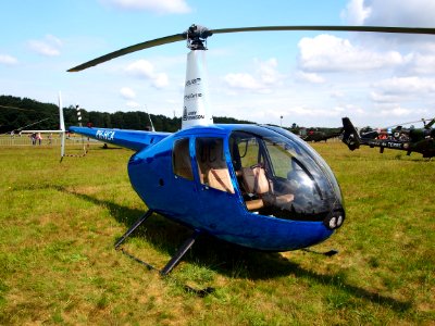 PH-HCA Robinson R44 II pic2