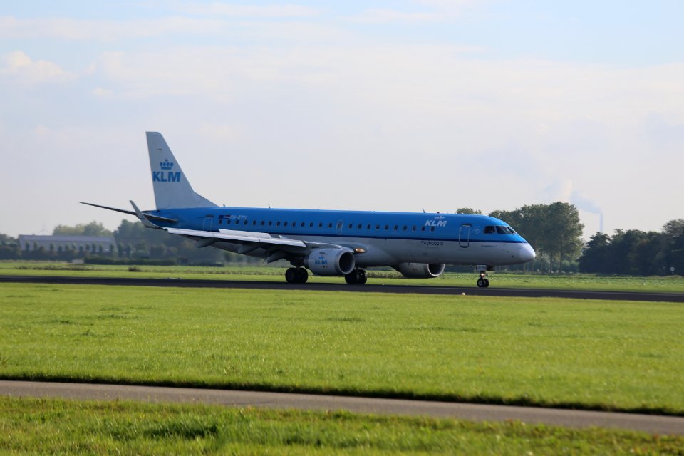 PH-EZU, EHAM 2