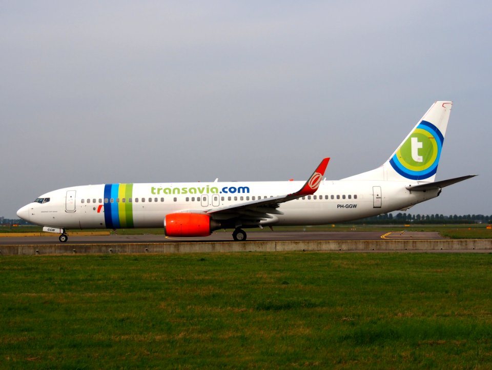 PH-GGW Transavia Boeing 737-8EH(WL) - cn 35831 taxiing 13july2013 pic3