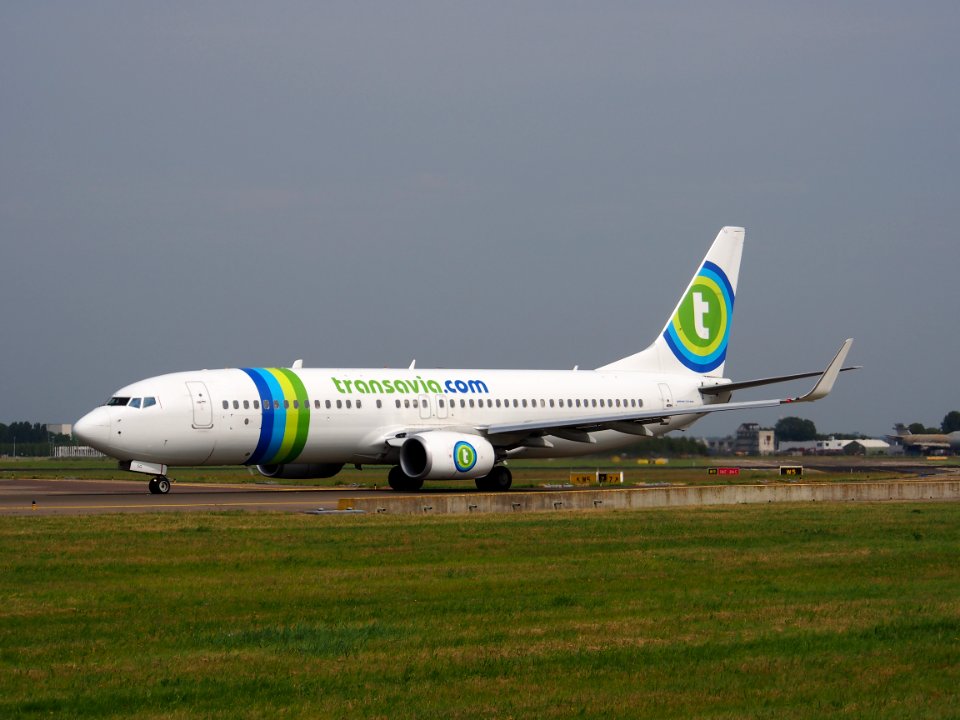 PH-HSG Transavia Boeing 737-8K2(WL) - cn 39262 taxiing 13july2013 pic-003