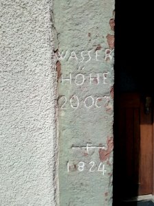 Pfinz, Pfinztal-Berghausen, Oberlinstraße, Hochwassermarke 20. Oktober 1824 (2)