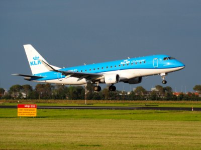 PH-EXI KLM Cityhopper Embraer ERJ-175STD (ERJ-170-200) at Schiphol (AMS - EHAM), The Netherlands pic6