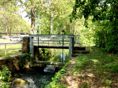 Pfinz, Durlach, Obermühle, Abzweig Fischaufstiegsanlage, Wehr mit Schwingklappe