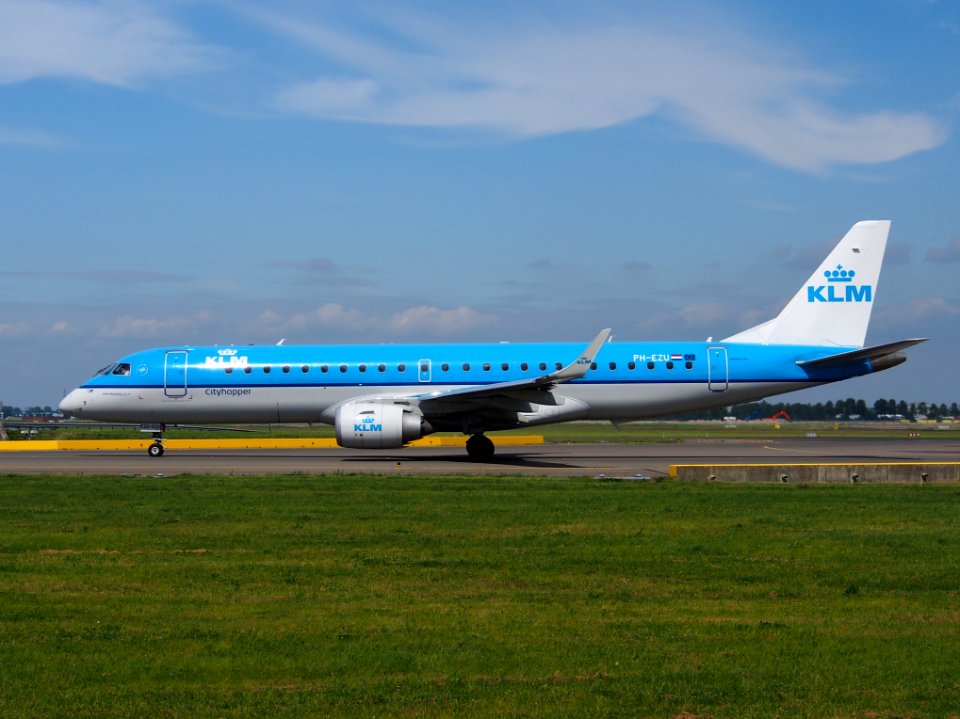 PH-EZU KLM Cityhopper Embraer ERJ-190STD (ERJ-190-100) taxiing at Schiphol (AMS - EHAM), The Netherlands, 18may2014, pic-2