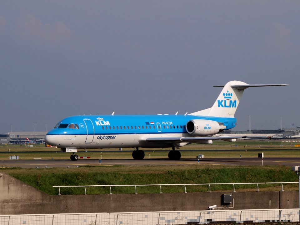 PH-KZM KLM Cityhopper Fokker F70 - cn 11561 taxiing, 25august2013