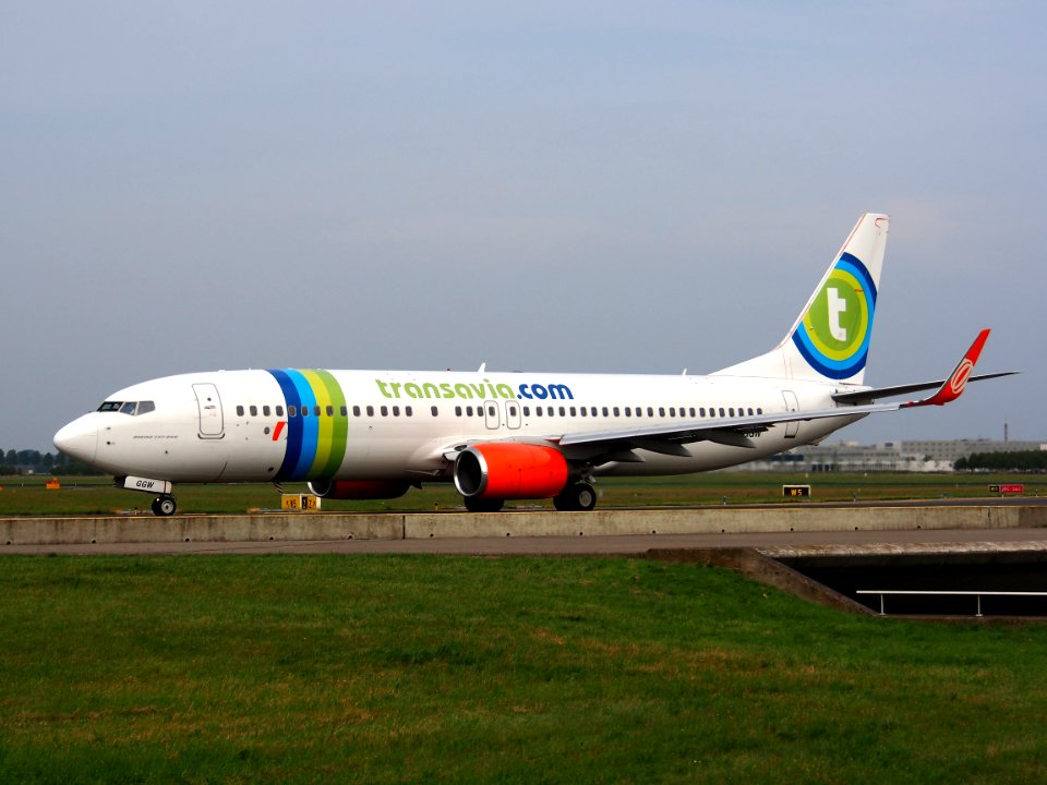 PH-GGW Transavia Boeing 737-8EH(WL) - cn 35831 taxiing 13july2013 pic2