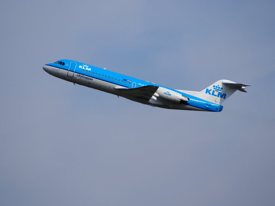 PH-KZR KLM Cityhopper Fokker F70 - cn 11551 take-off, 25august2013 pic-1