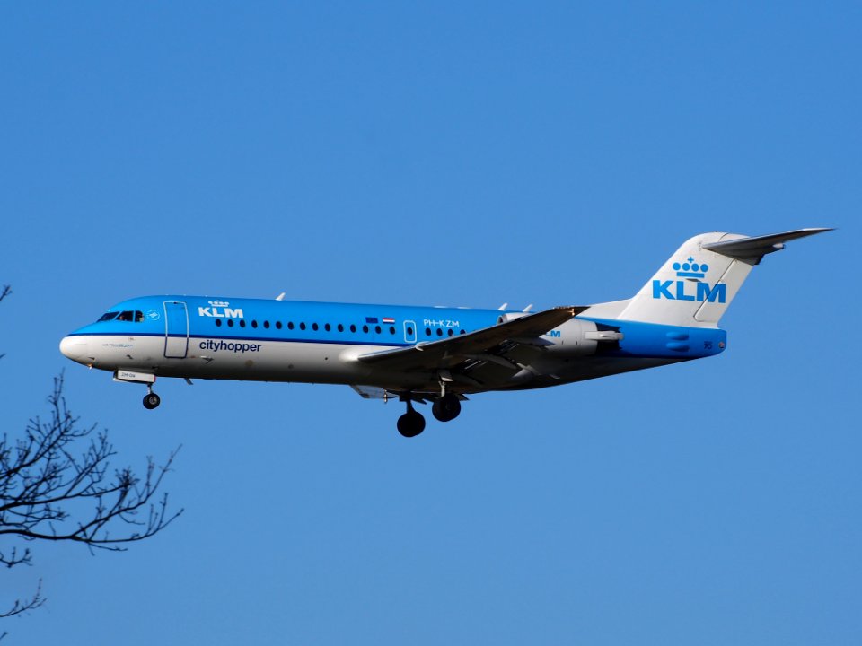 PH-KZM, landing at Schiphol on 2Feb2014 pic14