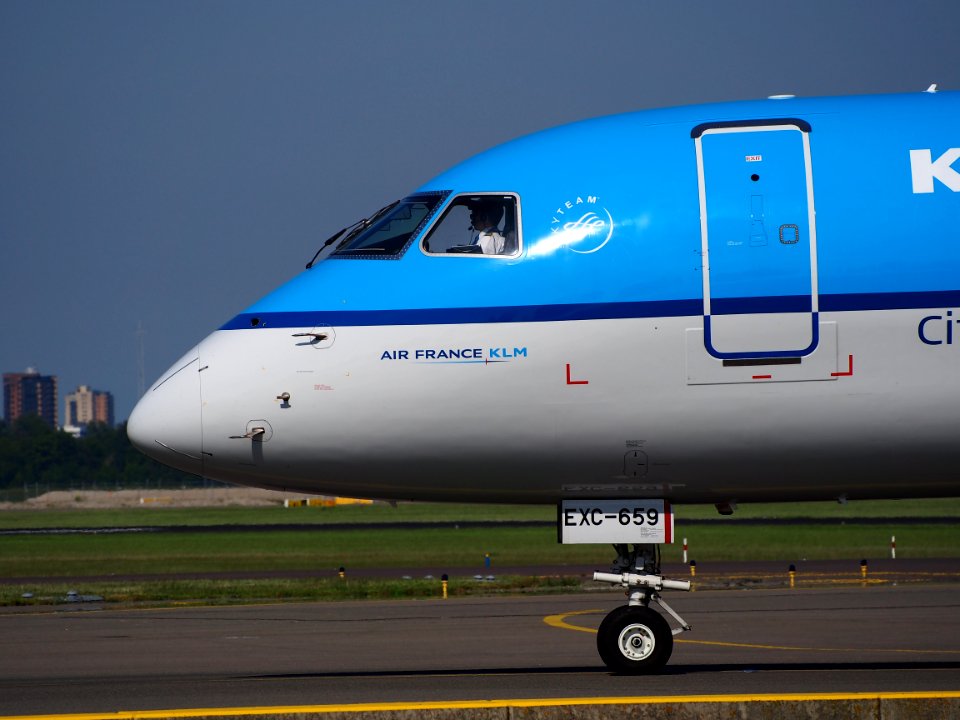 PH-EXC KLM Cityhopper Embraer ERJ-190STD (ERJ-190-100) at Schiphol (AMS - EHAM), The Netherlands, 16may2014, pic-2