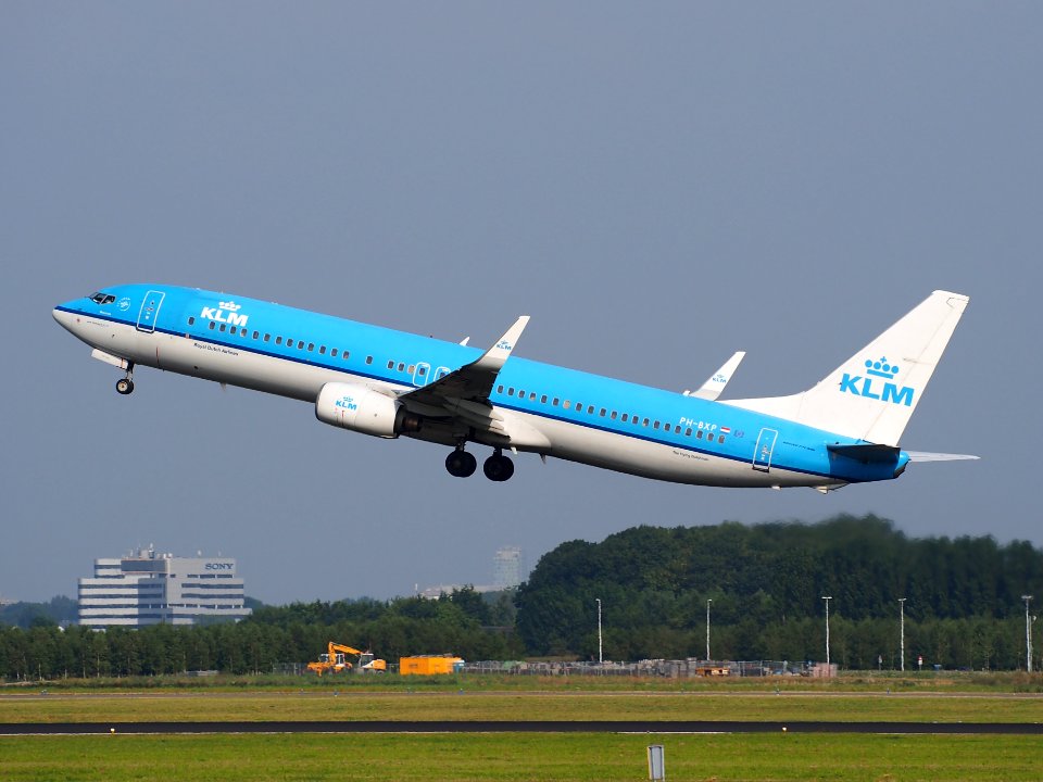 PH-BXP KLM Royal Dutch Airlines Boeing 737-9K2(WL) - cn 29600 take-off, 25august2013