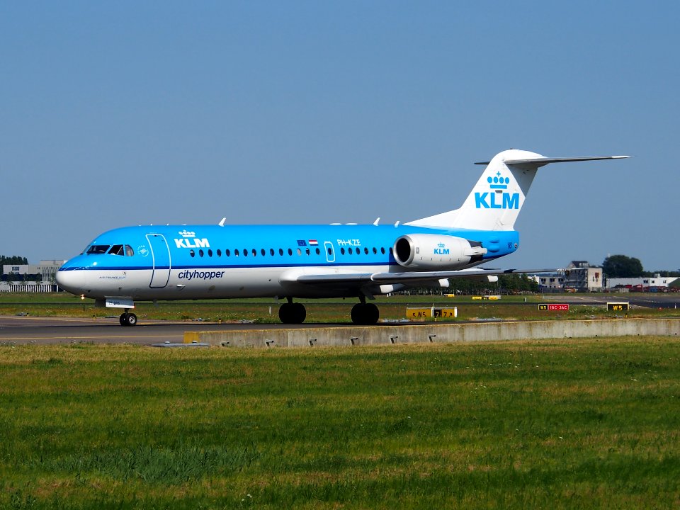 PH-KZE KLM Cityhopper Fokker F70 - cn 11576, taxiing 21july2013 pic-001