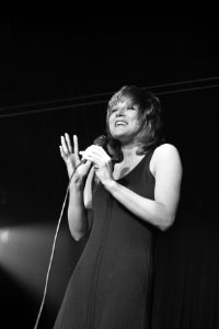 Phonogram presenteert nieuwe cabaret LPs, nummer 10 en 1 Lenny Kuhr, Bestanddeelnr 925-8554