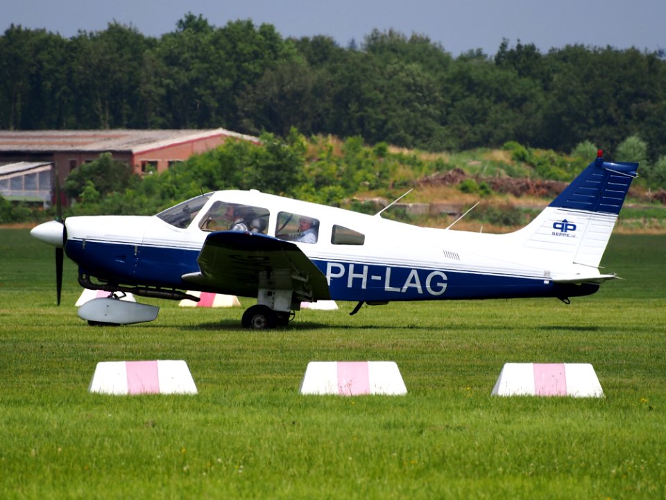 PH-LAG Piper Archer at Hilversum Airport (ICAO EHHV), photo2