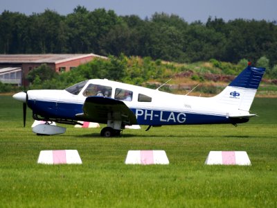 PH-LAG Piper Archer at Hilversum Airport (ICAO EHHV), photo2