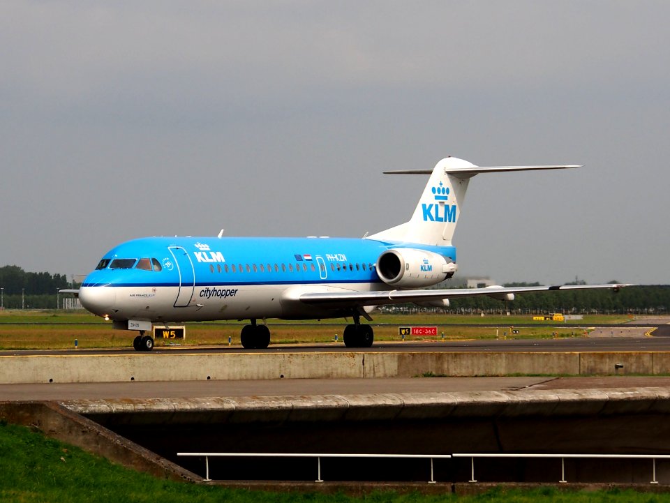 PH-KZN KLM Cityhopper Fokker F70, 14july2013 pic1