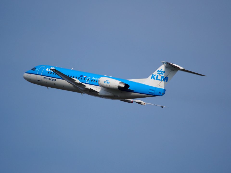 PH-KZR KLM Cityhopper Fokker F70 - cn 11551 take-off, 25august2013 pic-2
