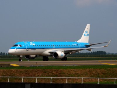 PH-EZD KLM Cityhopper Embraer ERJ-190STD (ERJ-190-100) - cn 19000279 pic1