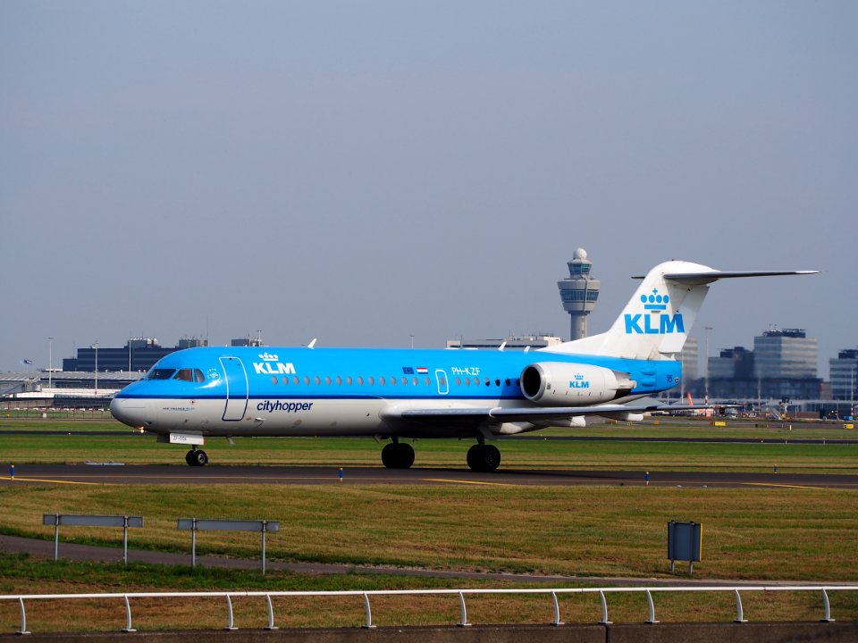 PH-KZF KLM Cityhopper Fokker F70 - cn 11577 taxiing, 25august2013 pic-1