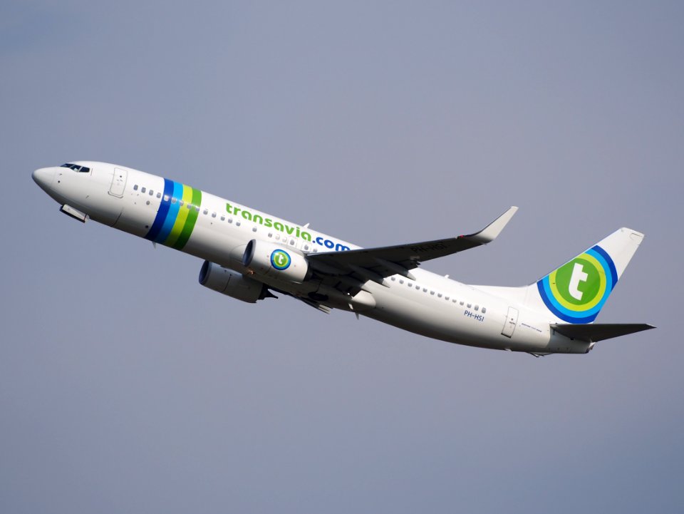 PH-HSI Transavia Boeing 737-8K2(WL) - cn 42148 take-off, 25august2013 pic-1