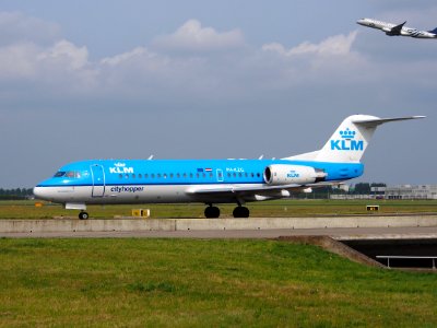 PH-KZG KLM Cityhopper Fokker F70 - cn 11578 taxiing 14july2013 pic1